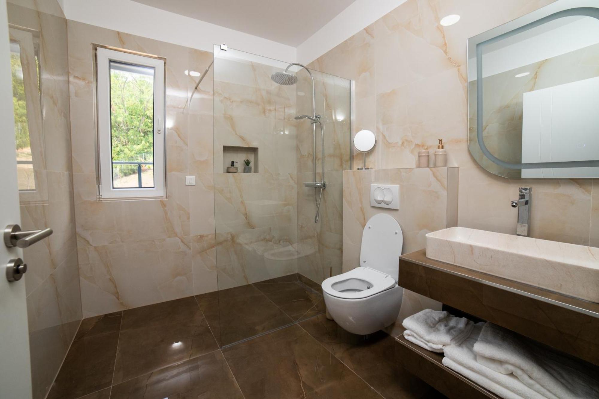 White House Radac Peja Bed & Breakfast Ngoại thất bức ảnh