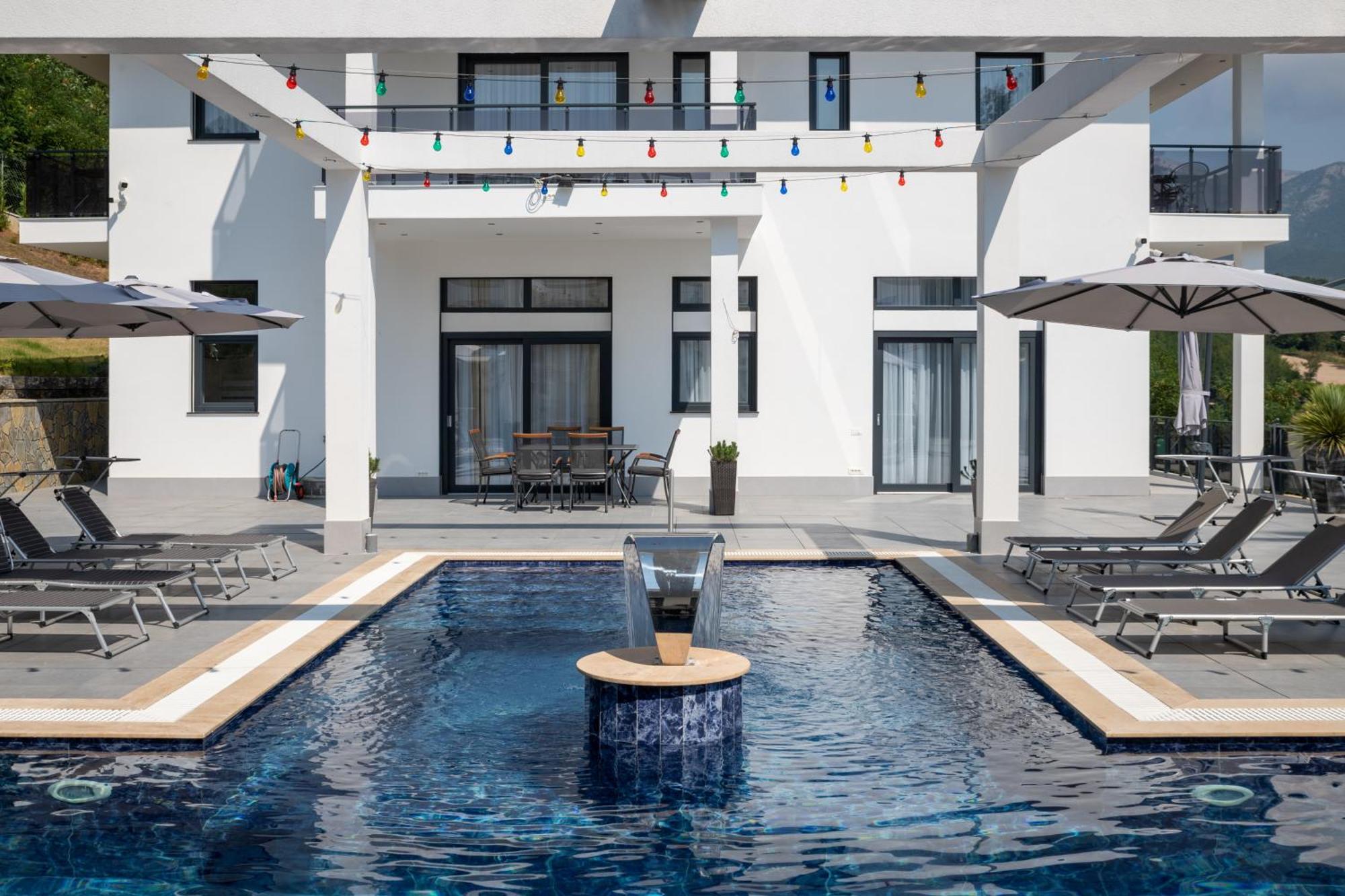 White House Radac Peja Bed & Breakfast Ngoại thất bức ảnh
